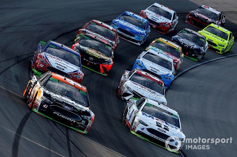 Kurt Busch, Stewart-Haas Racing, Ford Fusion State Water Heaters, Kevin Harvick, Stewart-Haas Racing, Ford Fusion Mobil 1