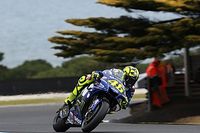 Rossi: "Para dar una vuelta rápida aquí, con gotas de lluvia en la visera, hay que tener pelotas"