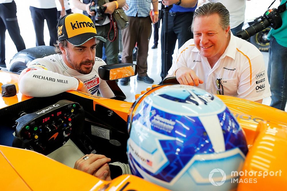 Jimmie Johnson in the McLaren, Fernando Alonso, Zak Brown  