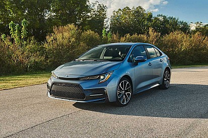 Toyota офіційно представила новий седан Corolla