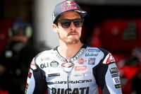 Alex M&aacute;rquez: "He llegado y me han pedido m&aacute;s fotos que nunca en Italia"