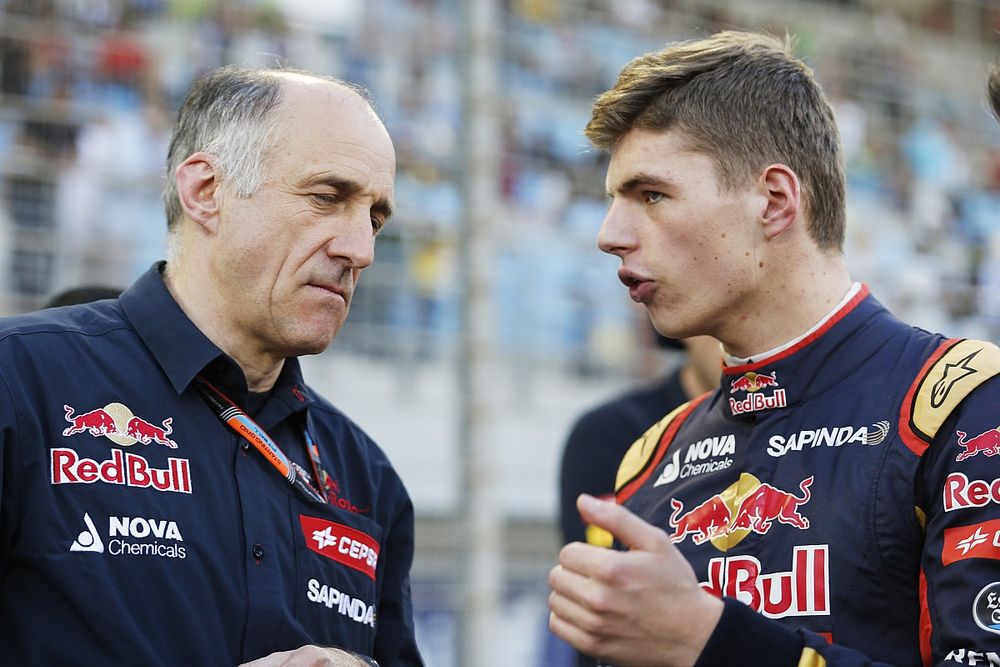Franz Tost, director del equipo Toro Rosso, y Max Verstappen, Toro Rosso