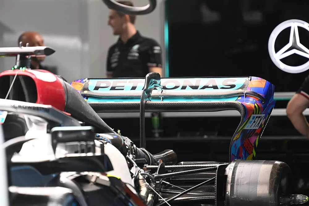 L'arri&egrave;re de la Mercedes W13