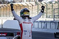 Yamamoto kr&oacute;lem Suzuki