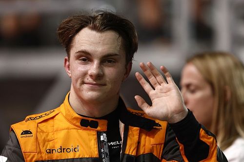 VIDEO: la reacción de Piastri al perder el 3° lugar cuando era entrevistado