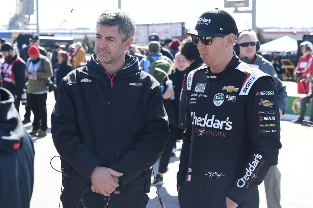 Crew chief Randall Burnett and driver Kyle Busch, Richard Childress Racing Chevrolet