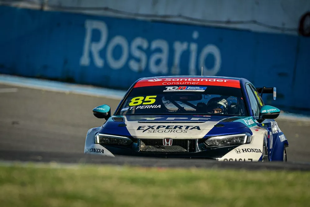 Tiago Pern&iacute;a