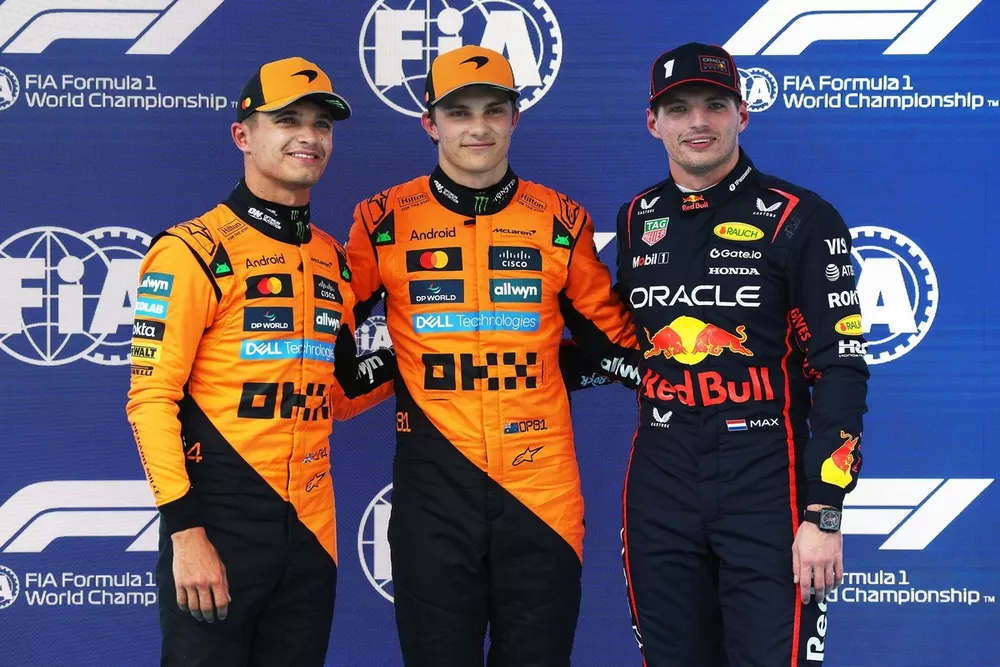 Polesitter Oscar Piastri, McLaren, Lando Norris, McLaren, Max Verstappen, Red Bull Racing