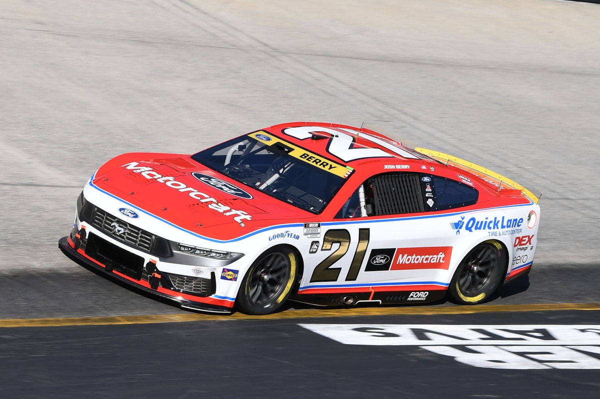 Josh Berry eliminated from playoffs with fiery early exit at Bristol