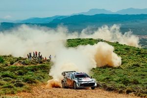 WRC Cerde&ntilde;a: Ogier sobrevive a un brutal s&aacute;bado con un peque&ntilde;o liderato