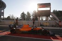 Norris coloca McLaren na frente em dia 1 de segundo teste; Mercedes tem problemas