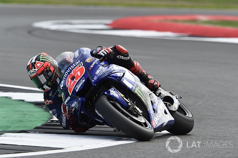 Silverstone, Warm Up: Vinales e Dovizioso dominano sull'asciutto. Ancora indietro Valentino