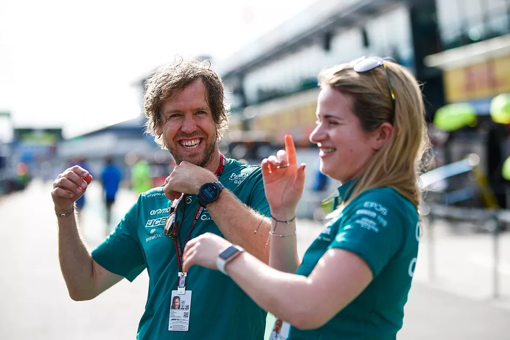 Sebastian Vettel, Aston Martin, y una compa&ntilde;era