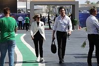 F1, Mercedes e Susie Wolff se defendem sobre acusação de conflito de interesses