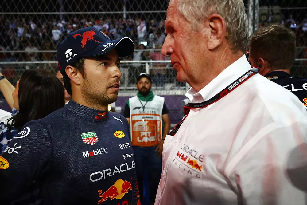Sergio P&eacute;rez, Red Bull Racing, Helmut Marko, Consultor, Red Bull Racing, en la parrilla
