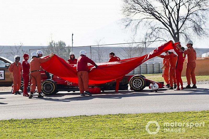 Sebastian Vettel, Ferrari SF1000 stops on track
