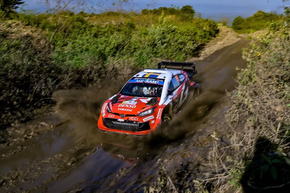 Oliver Solberg, Elliott Edmondson, Toyota Gazoo Racing WRT Toyota GR Yaris Rally1