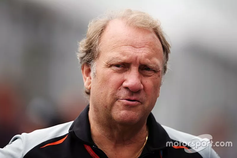 روبرت فرنليي،نائب مدير فريق فورس إنديا