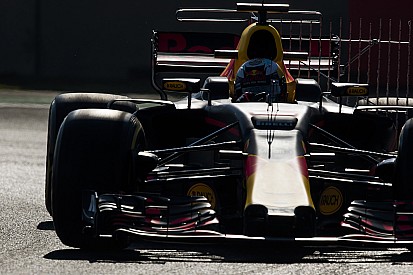 Red Bull, Ricciardo için motor değişikliği düşünüyor