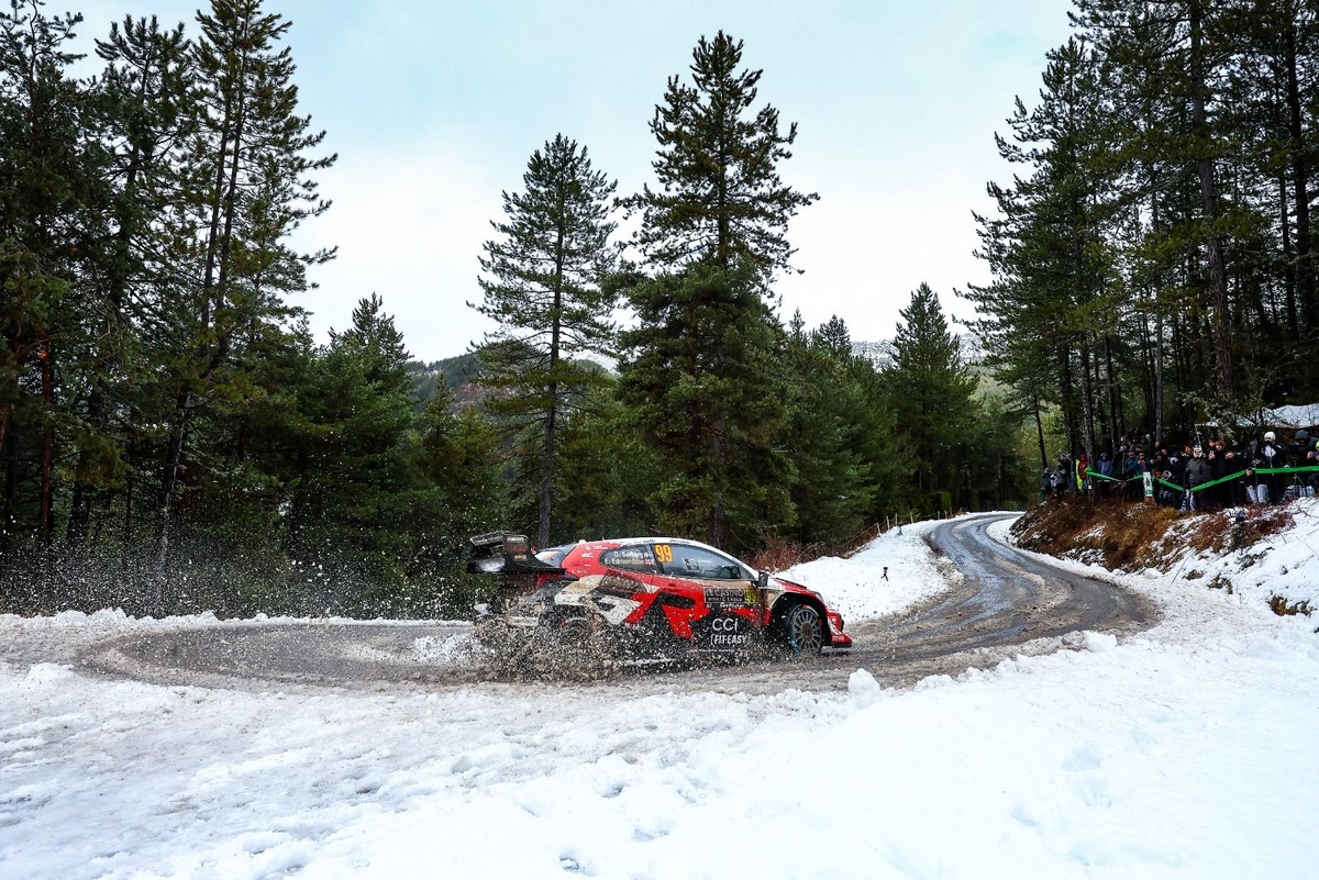 WRC Montecarlo: ¡Ogier pisa el acelerador detrás de Solberg y Evans!