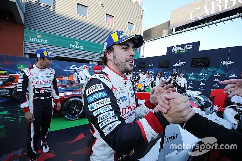 Ganadores #8 Toyota Gazoo Racing Toyota TS050: S&eacute;bastien Buemi, Kazuki Nakajima, Fernando Alonso