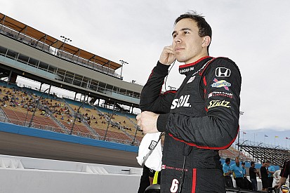 Robert Wickens ya camina con andador
