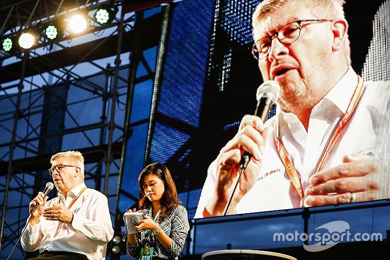 Chefe da F-E diz que F1 precisaria de permissão para ser elétrica