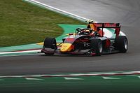 Hadjar wygrywa w obfitym deszczu