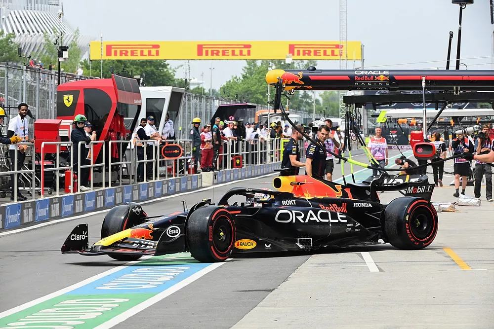 Max Verstappen, Red Bull Racing RB19, leaves the garage