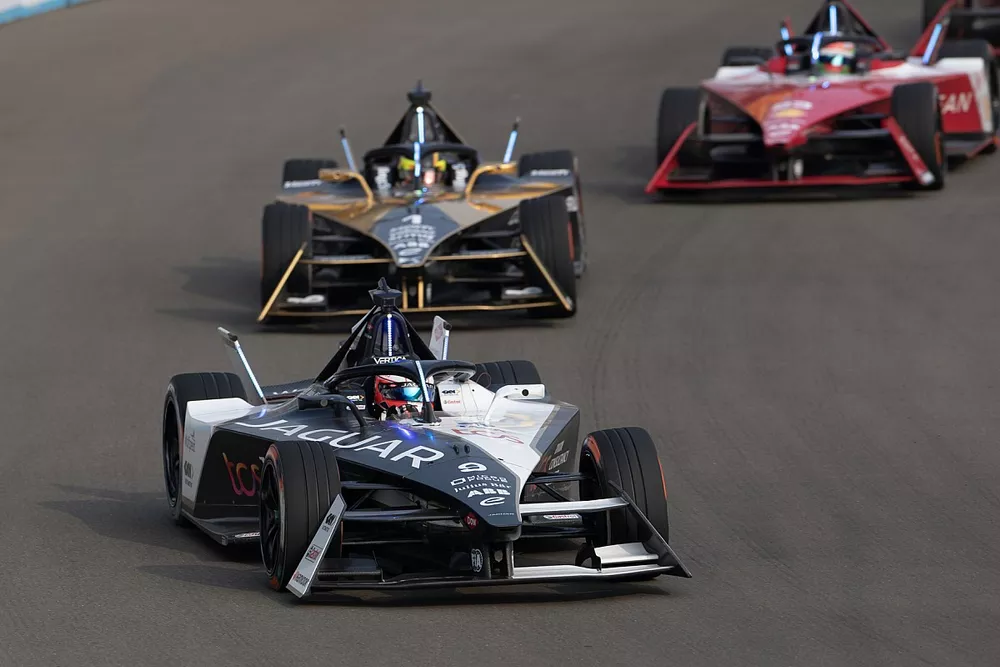 Mitch Evans, Jaguar Racing , Jaguar I-TYPE 6, Stoffel Vandoorne, DS Penske, DS E-Tense FE23, Sacha Fenestraz, Nissan Formula E Team, Nissan e-4ORCE 04