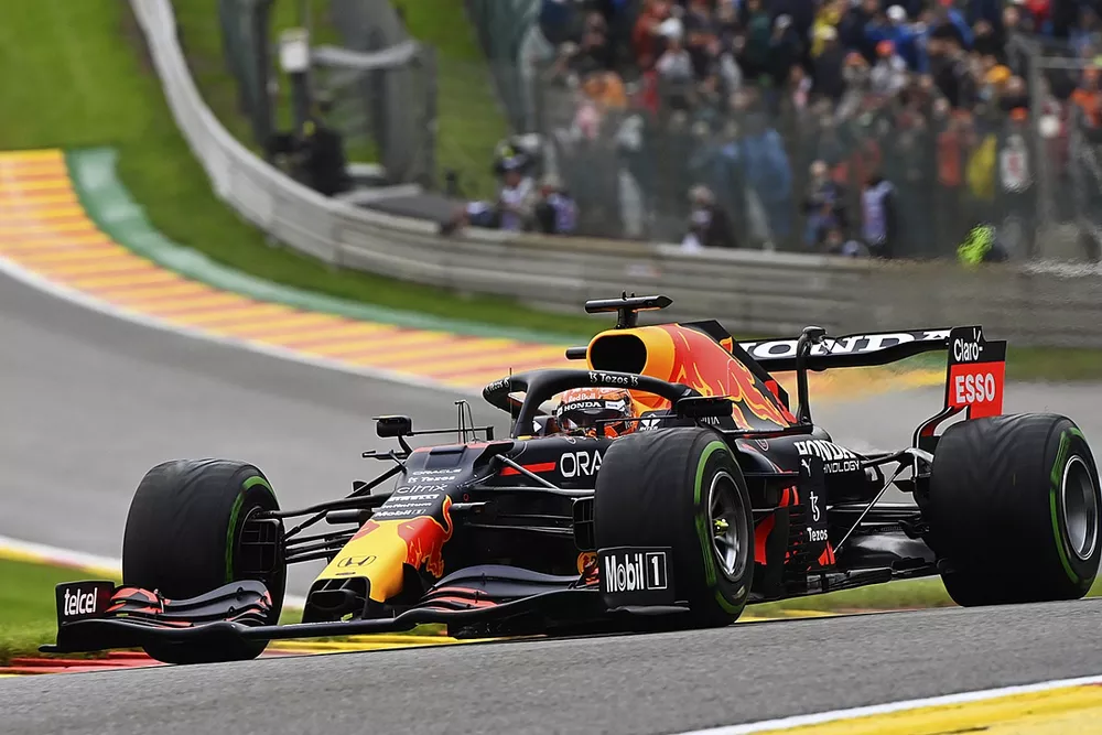 Max Verstappen, Red Bull Racing RB16B 