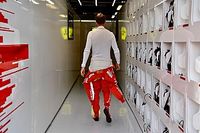 Vettel diz n&atilde;o querer sair da Ferrari com &ldquo;miss&atilde;o incompleta&rdquo;