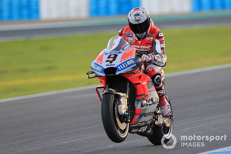 Petrucci lidera en Jerez y Dovizioso se cae tratando de evitarlo