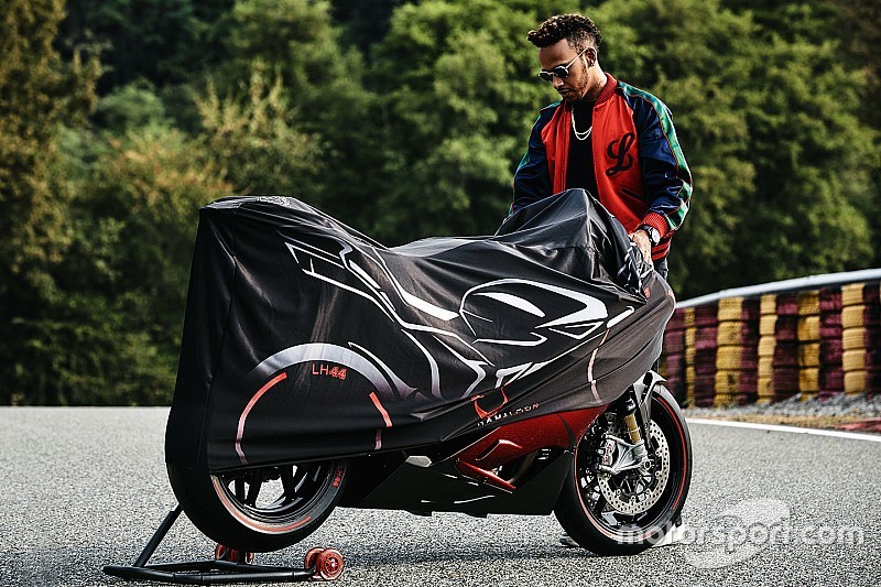 GALERÍA: la Agusta de Lewis Hamilton