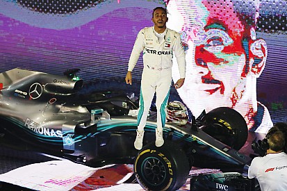 Grand Prix Singapur 2018: Hamilton lässt Vettel keine Chance!