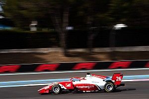 Armstrong consigue la pole en F3