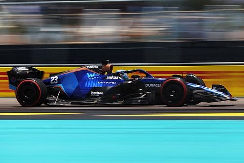 Albon lamenta que mala clasificación lo obligó a remontar en Miami