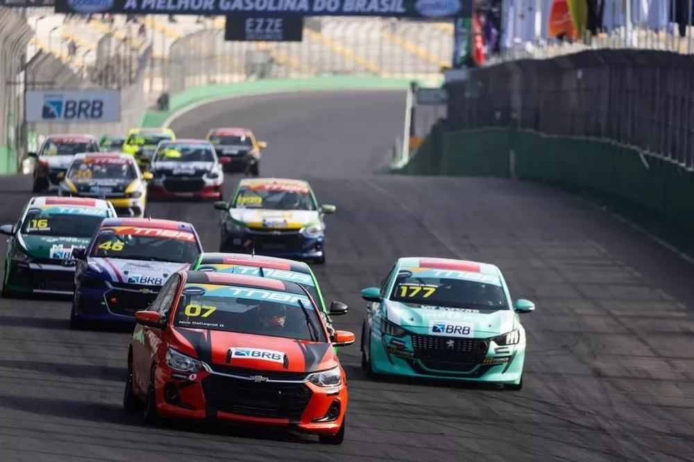 Turismo Nacional ter&aacute; corrida de 3 horas, tamb&eacute;m colocando pneus &agrave; prova
(Rafael Gagliano/Vicar)