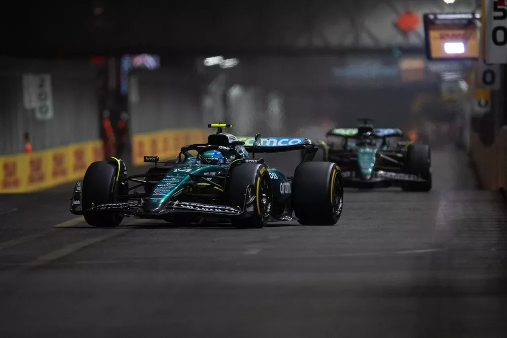 Fernando Alonso, Aston Martin AMR24, Lance Stroll, Aston Martin AMR24