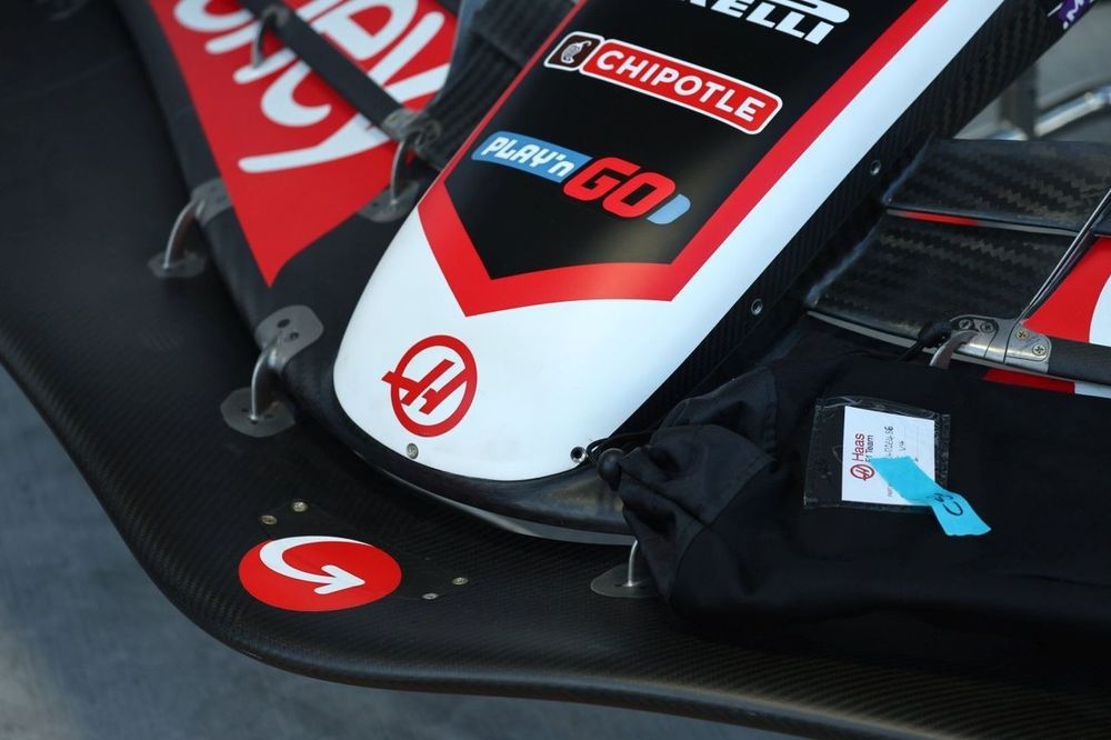 Detalle del morro del Haas VF-24