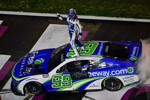 Vídeo: increíble final de carrera de NASCAR en Atlanta con triple foto finish