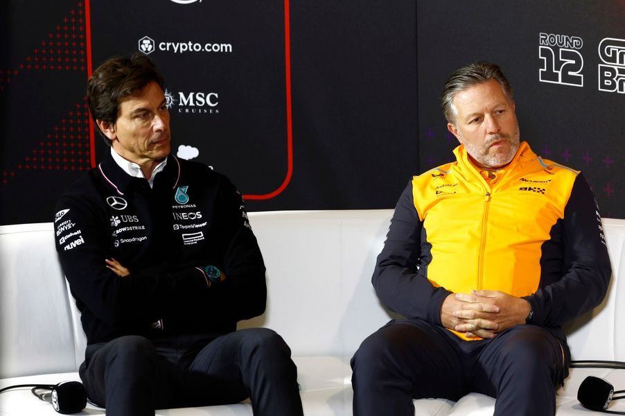 Toto Wolff, Mercedes-AMG F1 Team, Zak Brown, McLaren Racing