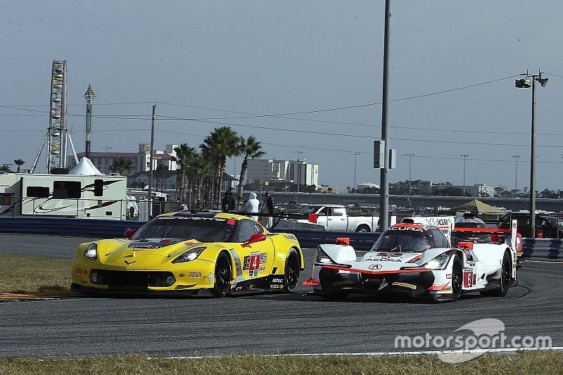 #4 Corvette Racing Chevrolet Corvette C7.R, GTLM: Oliver Gavin, Tommy Milner, Marcel Fassler, #6 Acu