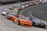 Su&aacute;rez supera adversidad y brilla en Xfinity