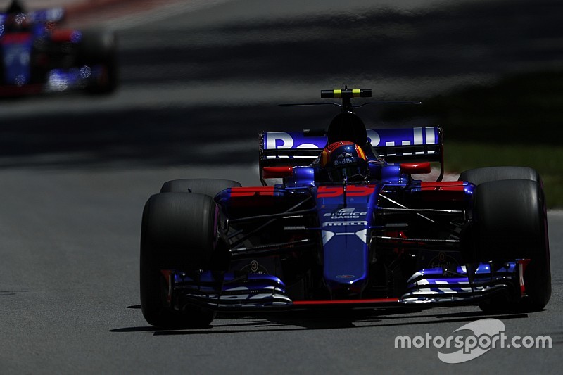 Kvyat no tiene claro querer colaborar más con Sainz: