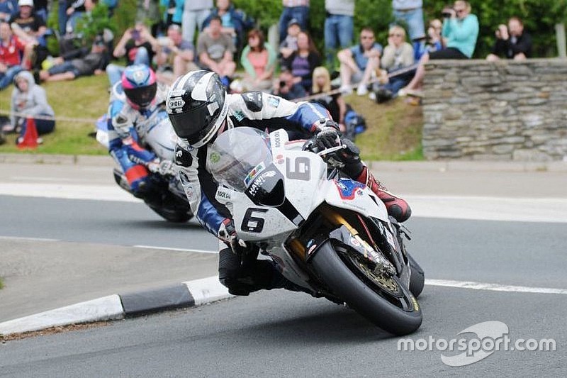 Isle of Man TT: Michael Dunlop bei Hawk Racing auf BMW
