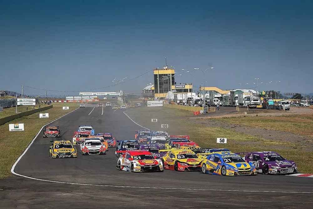 Largada da corrida 1 da etapa de Santa Cruz do Sul da Stock Car
