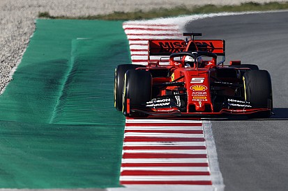 Vettel voor Bottas op ochtend laatste testdag, kalm begin voor Verstappen