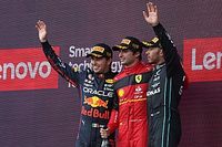 Sainz gana en Silverstone en remontada de P&eacute;rez al podio 