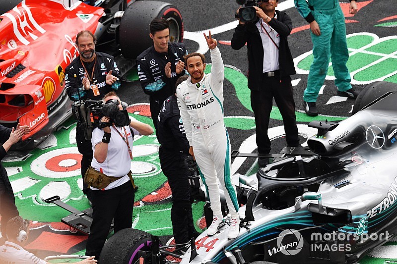 Hamilton garante penta da F1 no México; Verstappen domina